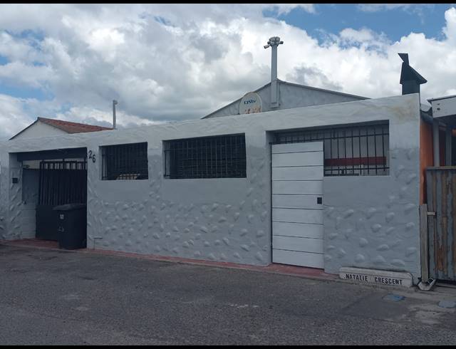 4 BEDROOM FREESTANDING FOR SALE IN LENTEGEUR